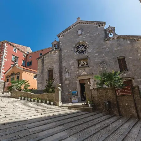 Appartement 2 Bedroom Gorgeous In *